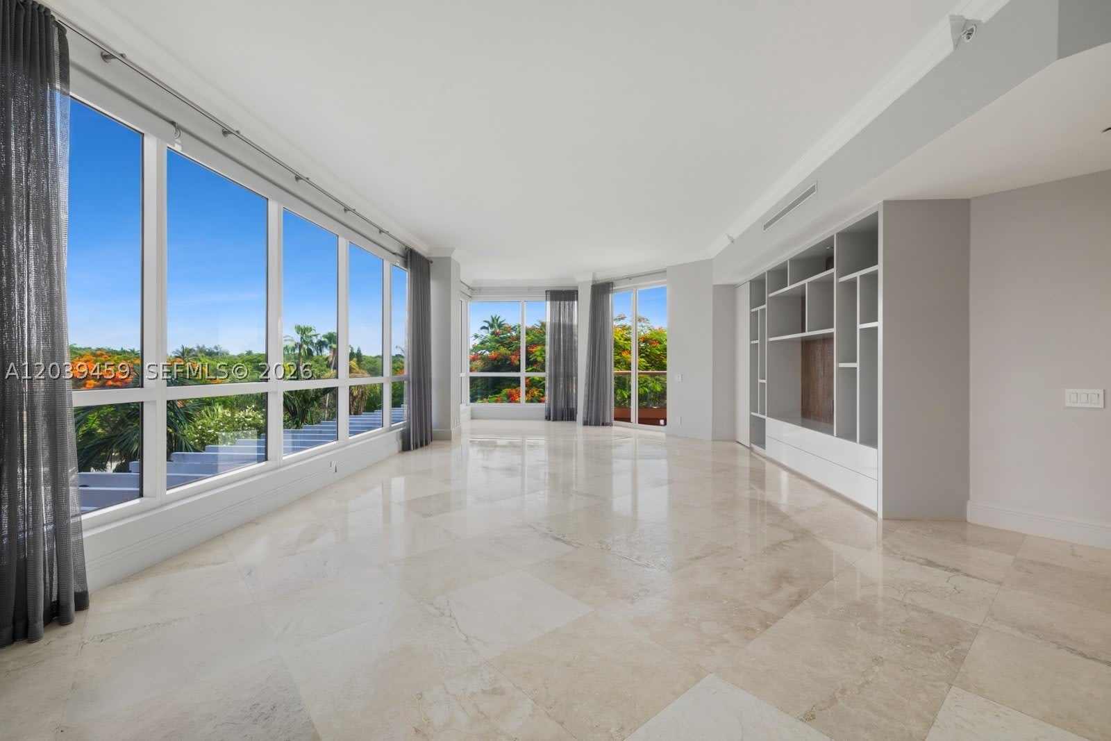 10 Edgewater Dr – photo 1