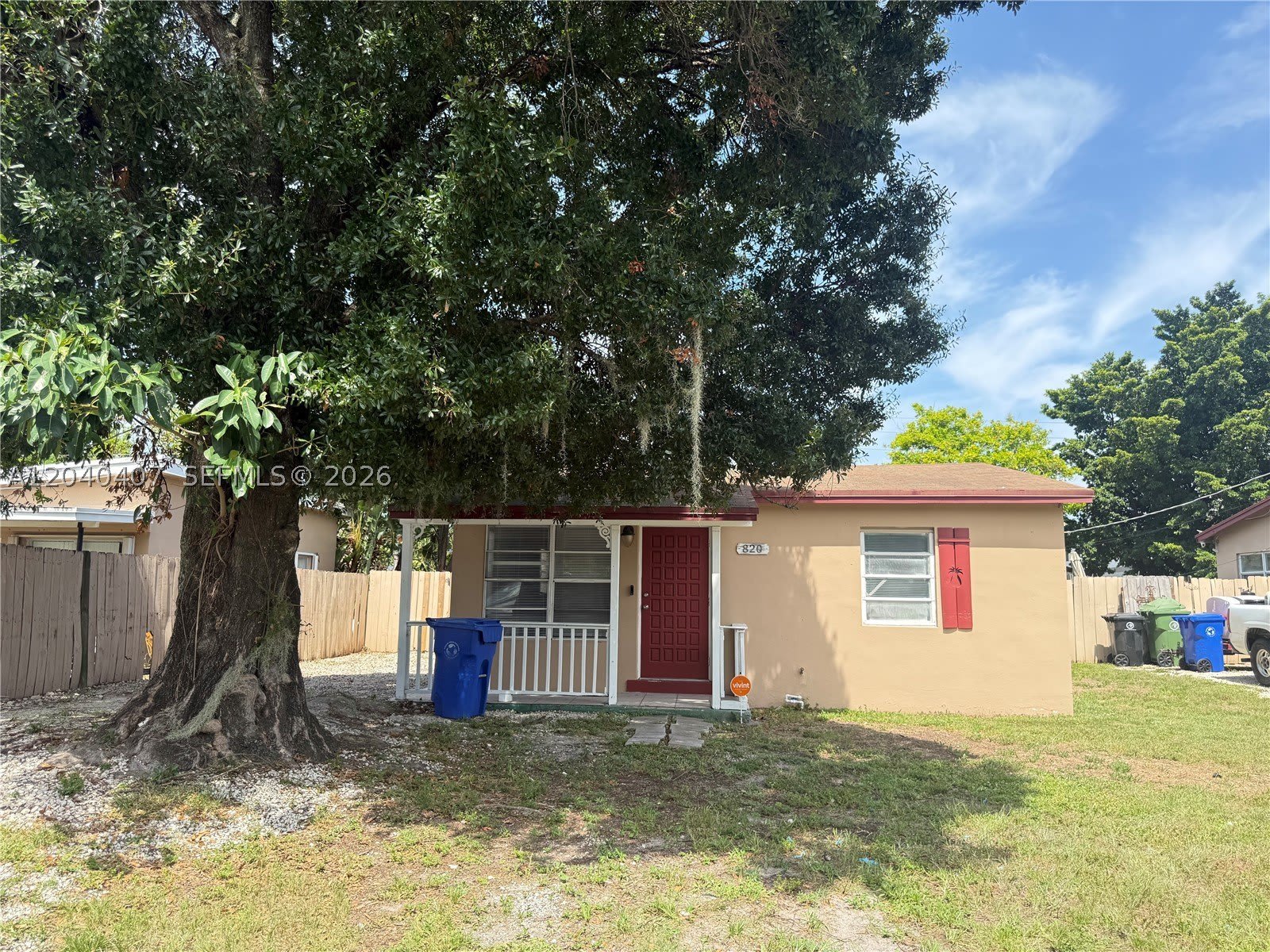 820 NW 4th Ave – photo 1