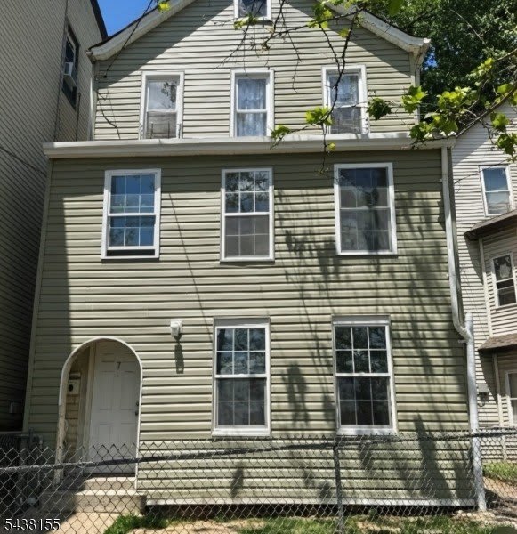 7 Circle Ave – photo 1 of 24