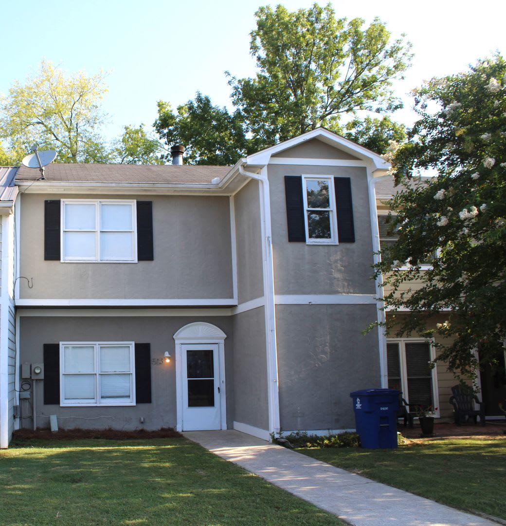 2 bed, 1.5 bath townhome in Helena with fenced yard – photo 1 of 10