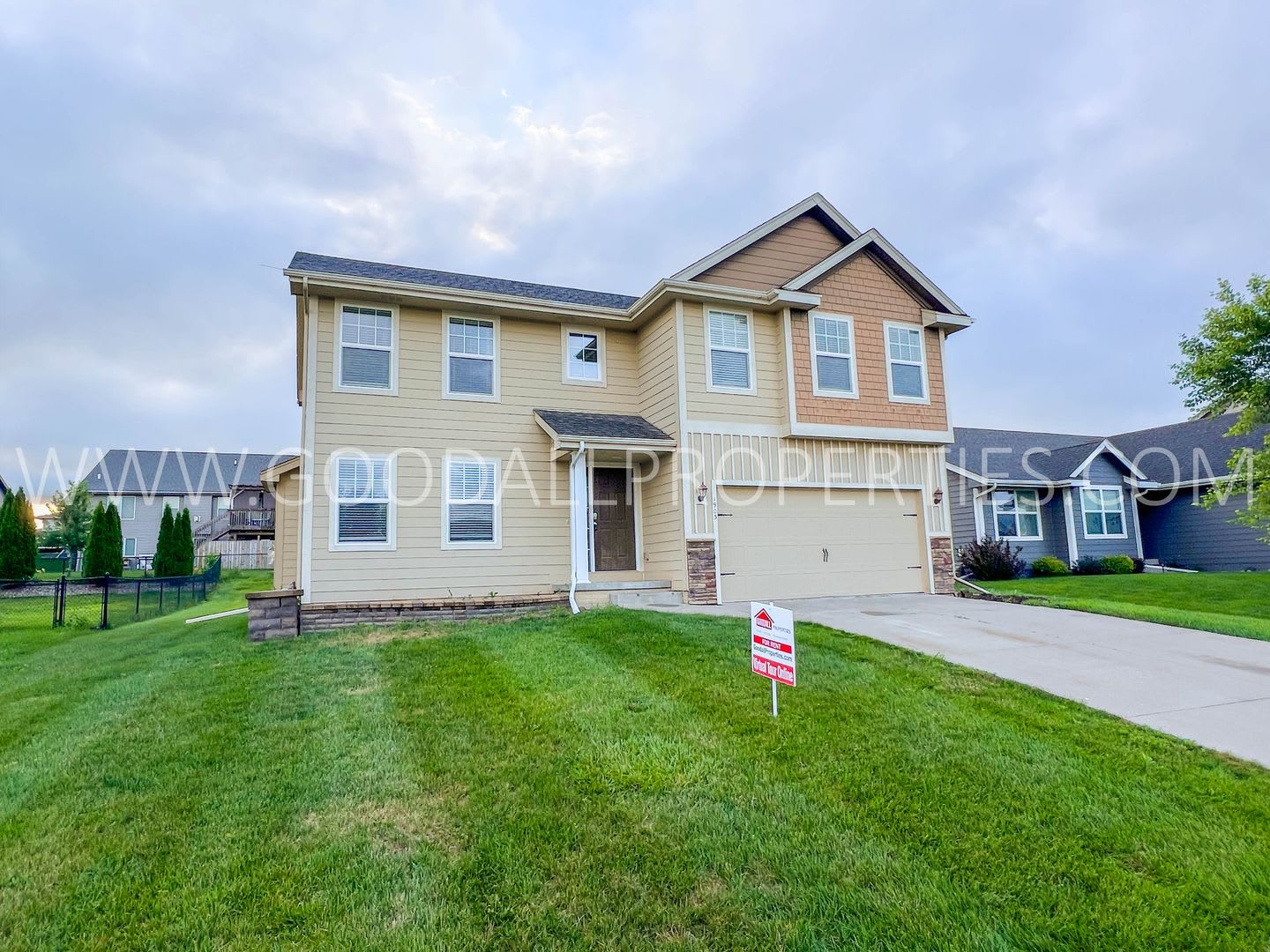 Beautiful 4 Bedroom 2 5 Bathroom Home In Ankeny – photo 1 of 169