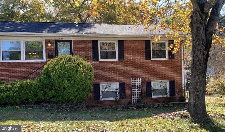 4313 HEMINGWAY Drive – photo 1 of 7