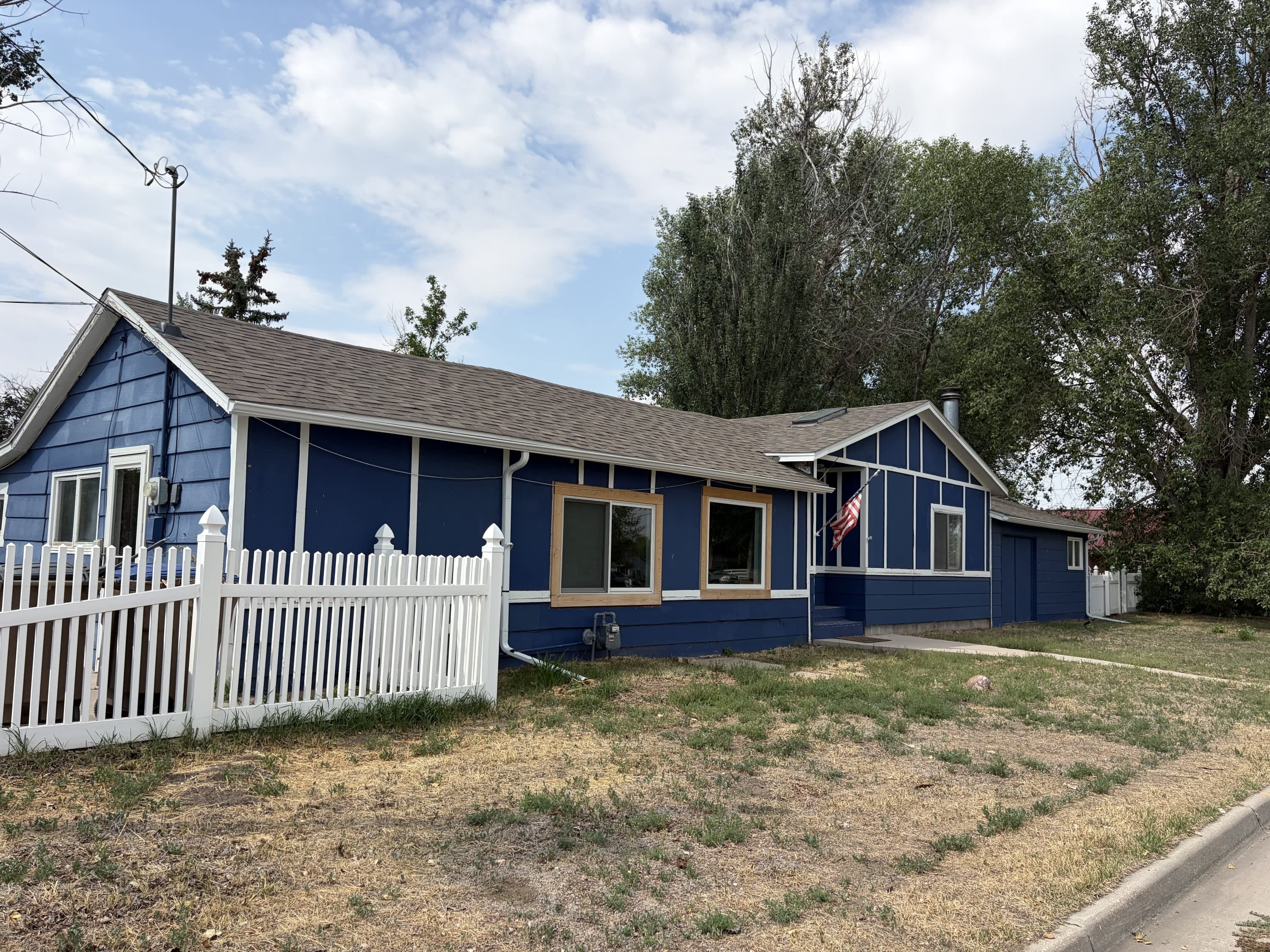 468 W. Park Ave. – photo 1