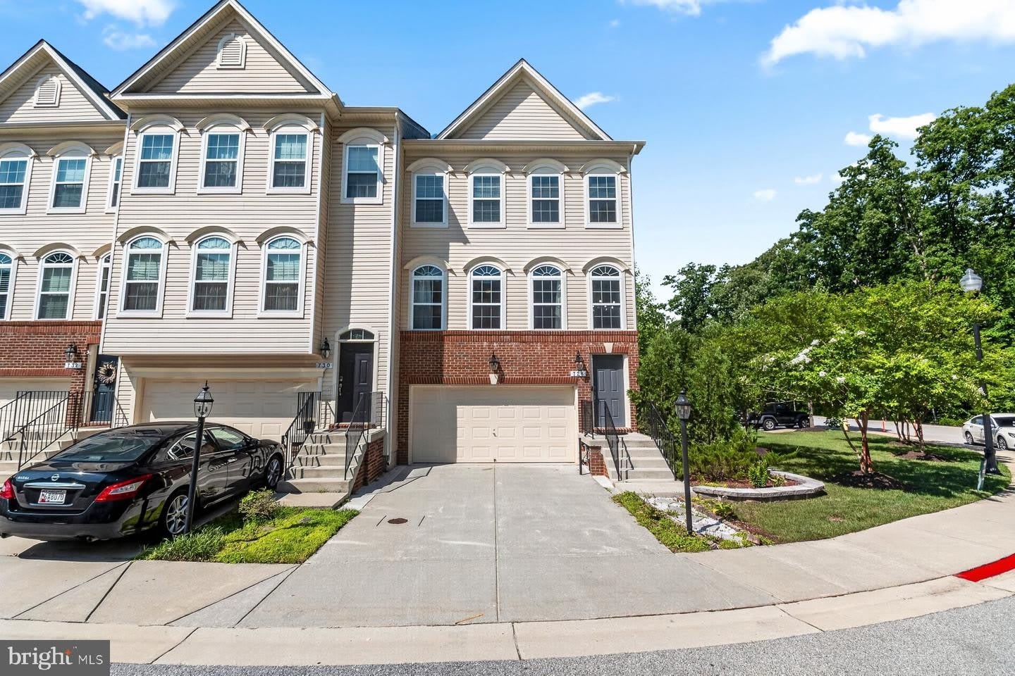 728 MILLHOUSE DR – photo 1 of 28