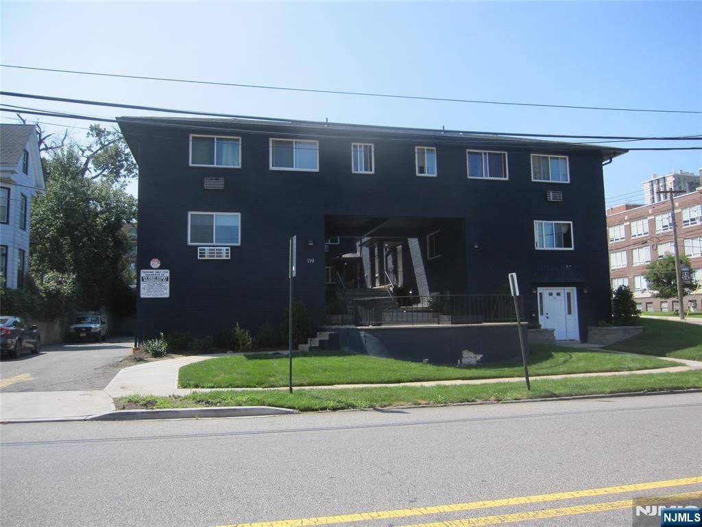 119 1st Street – photo 1 of 9