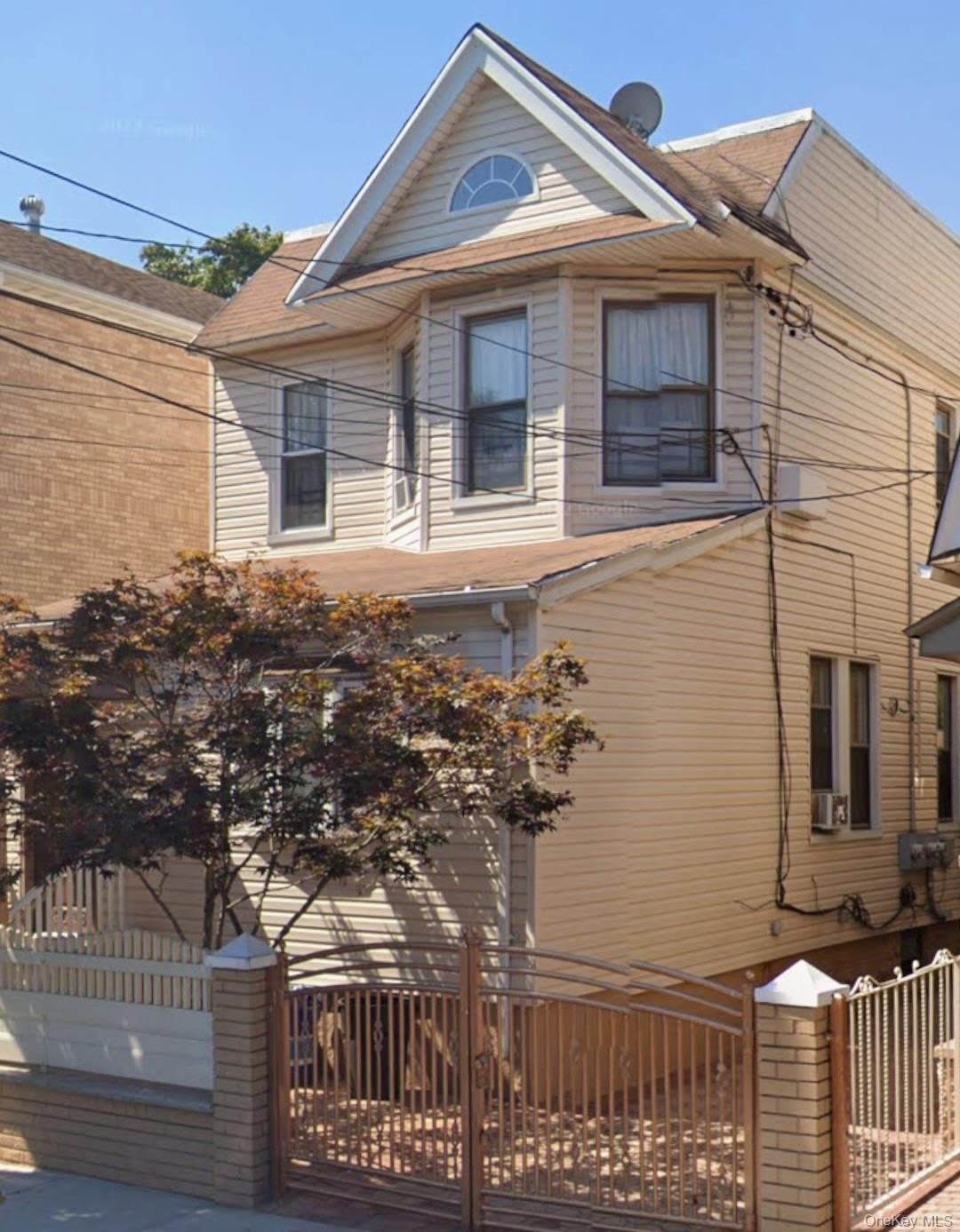 90-16 179th Street – photo 1