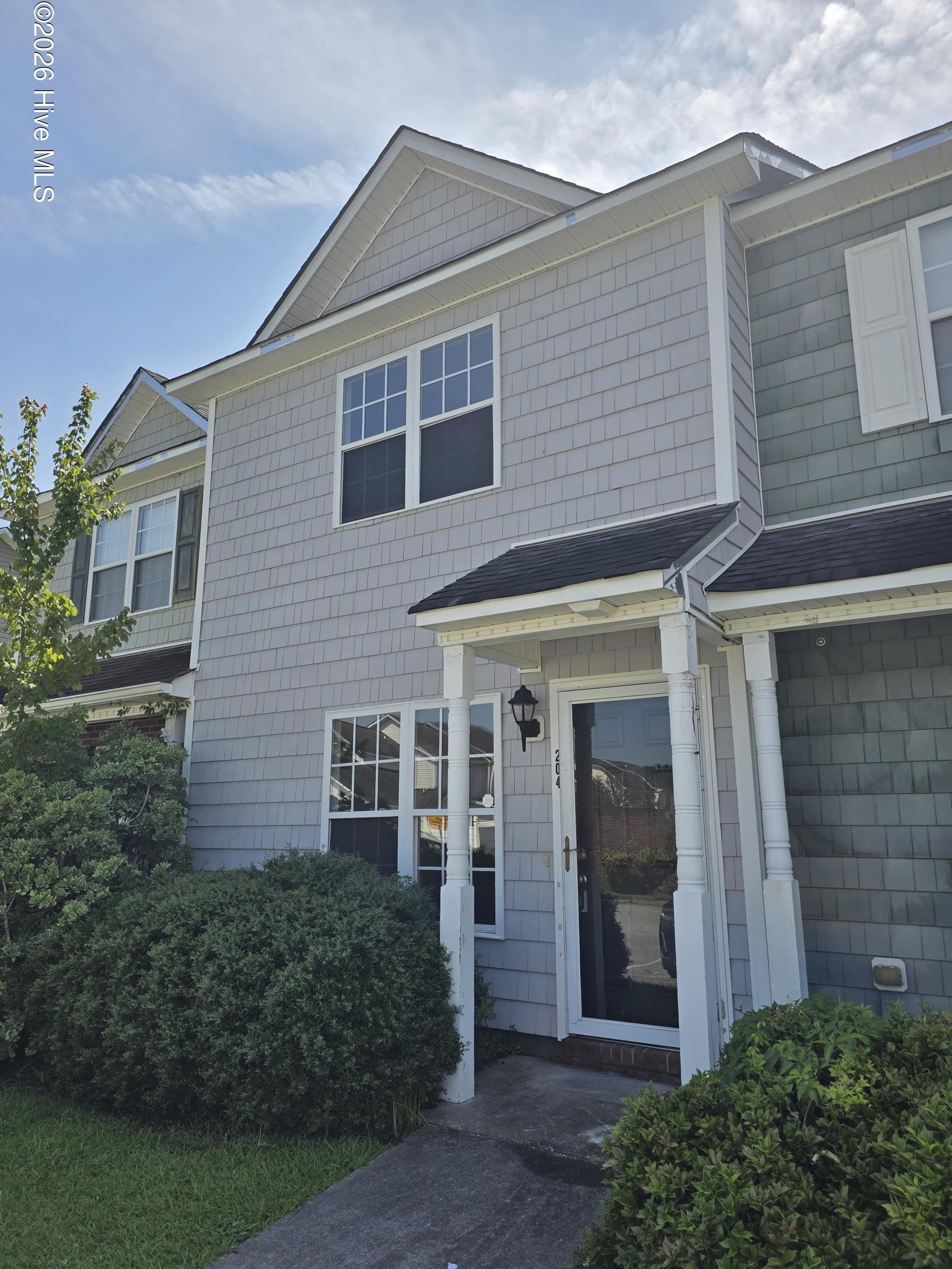 204 Streamwood Drive – photo 1
