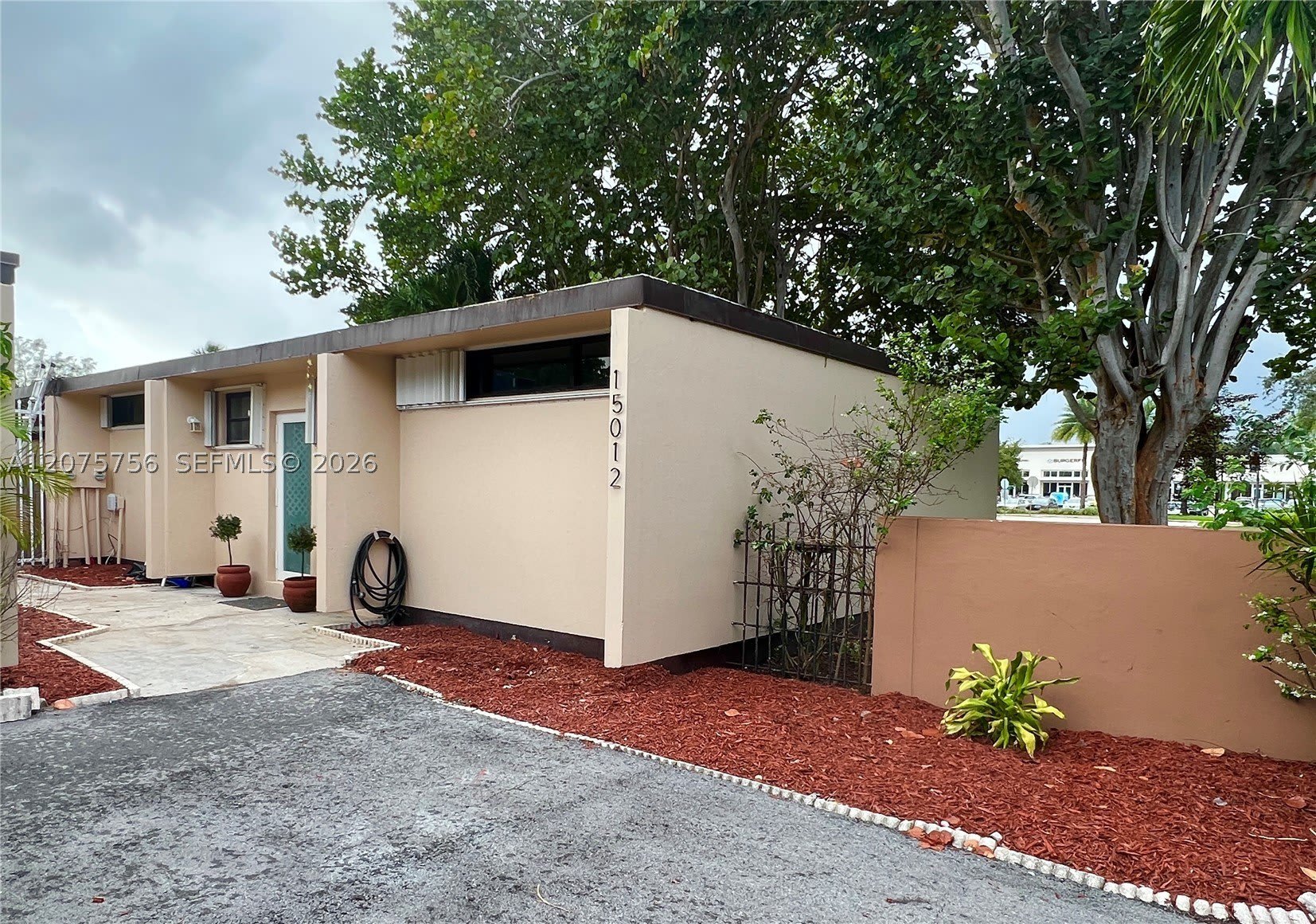 15012 Royal Palm Ave – photo 1 of 12