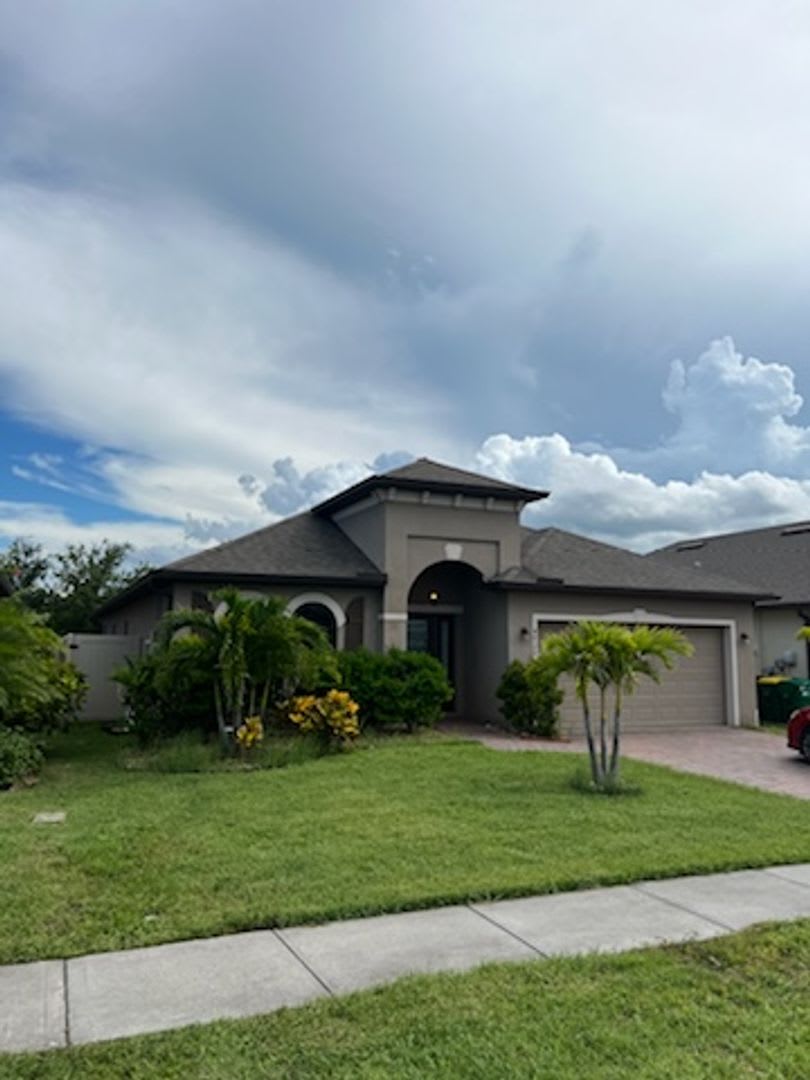 Sawgrass Lakes Home – photo 1