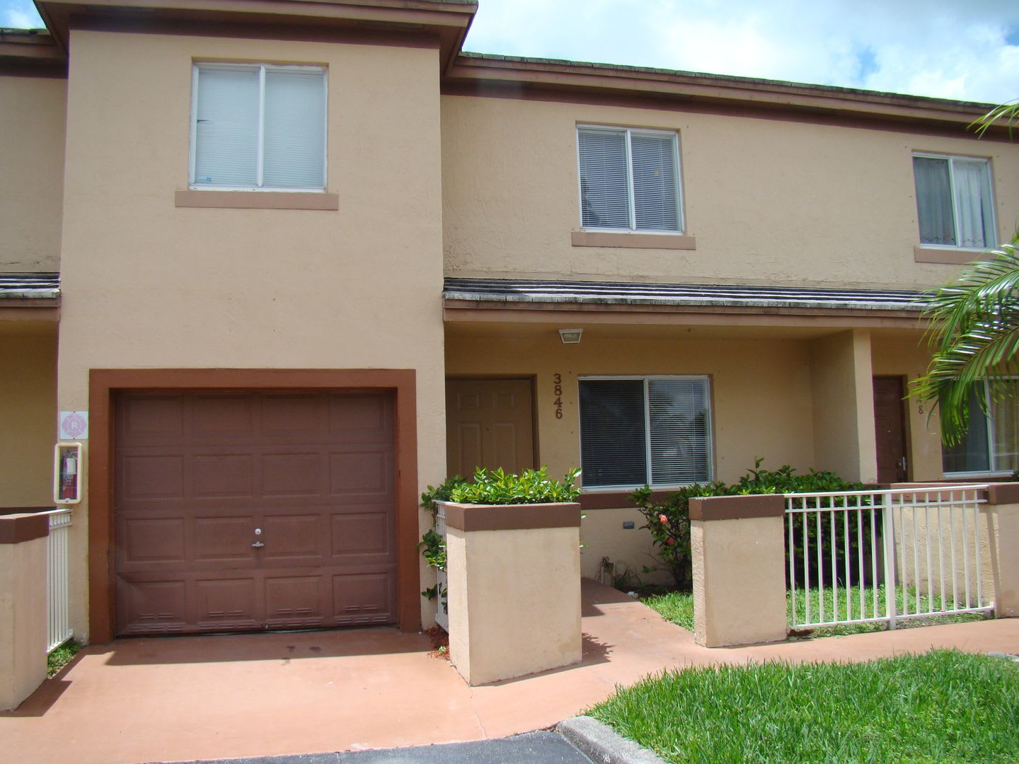 UP to 3 MONTHS FOR FREE On Select Units!!! – photo 1