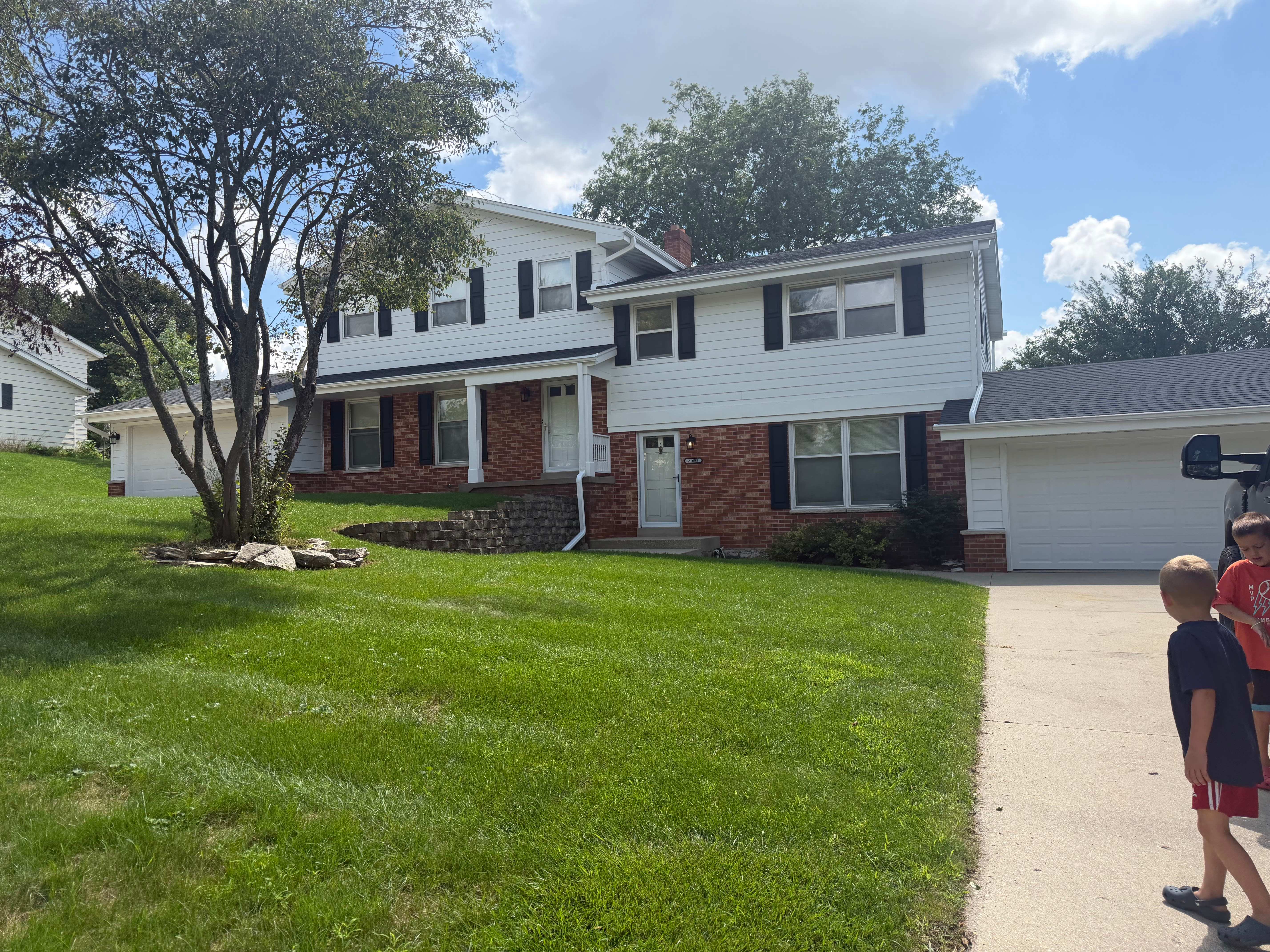 21645 Sierra Dr – photo 1 of 9