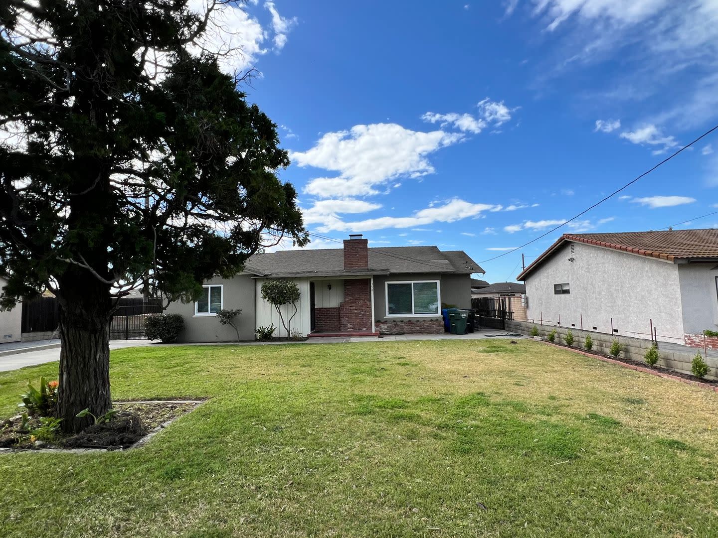 Clean & Sharp 3 bed, 2 bath home in Azusa – photo 1