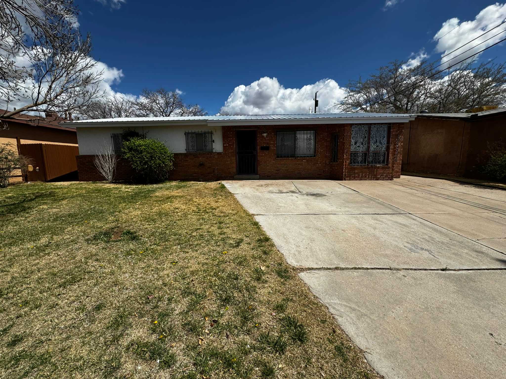 908 Faye Place Northeast – photo 1