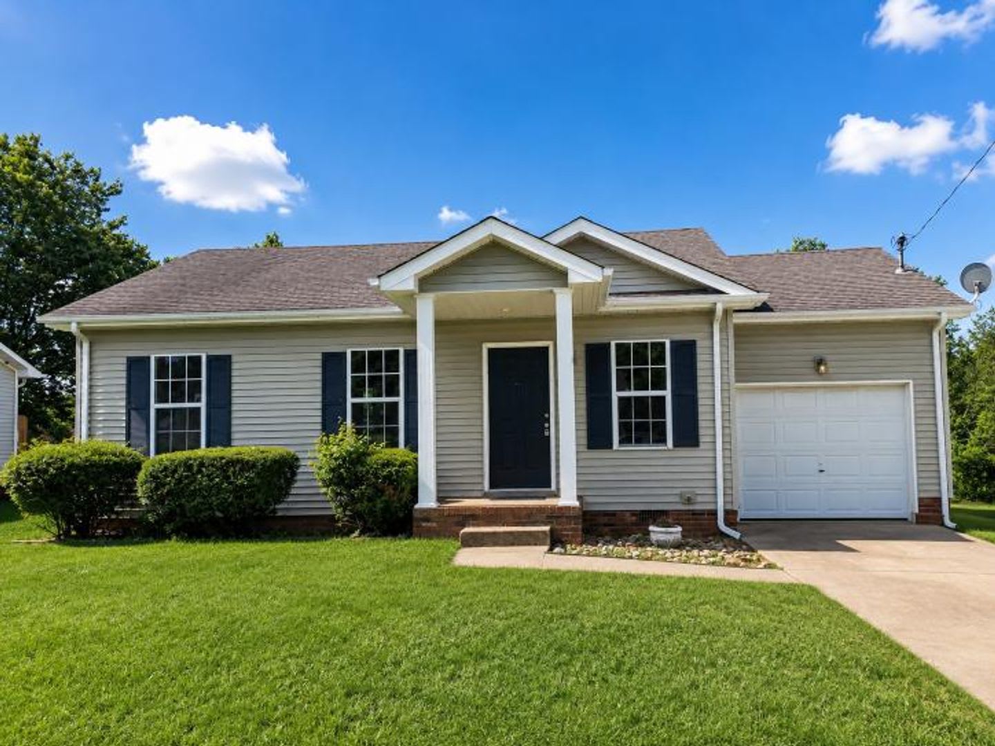 1250 3 Bedroom 1 5 Bath Ranch Home – photo 1