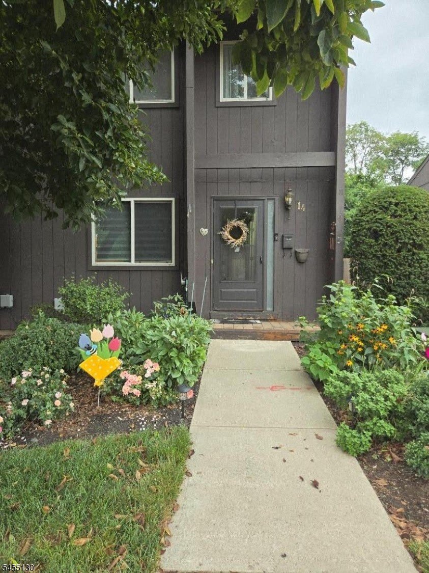 14 Chelsea Way – photo 1 of 47