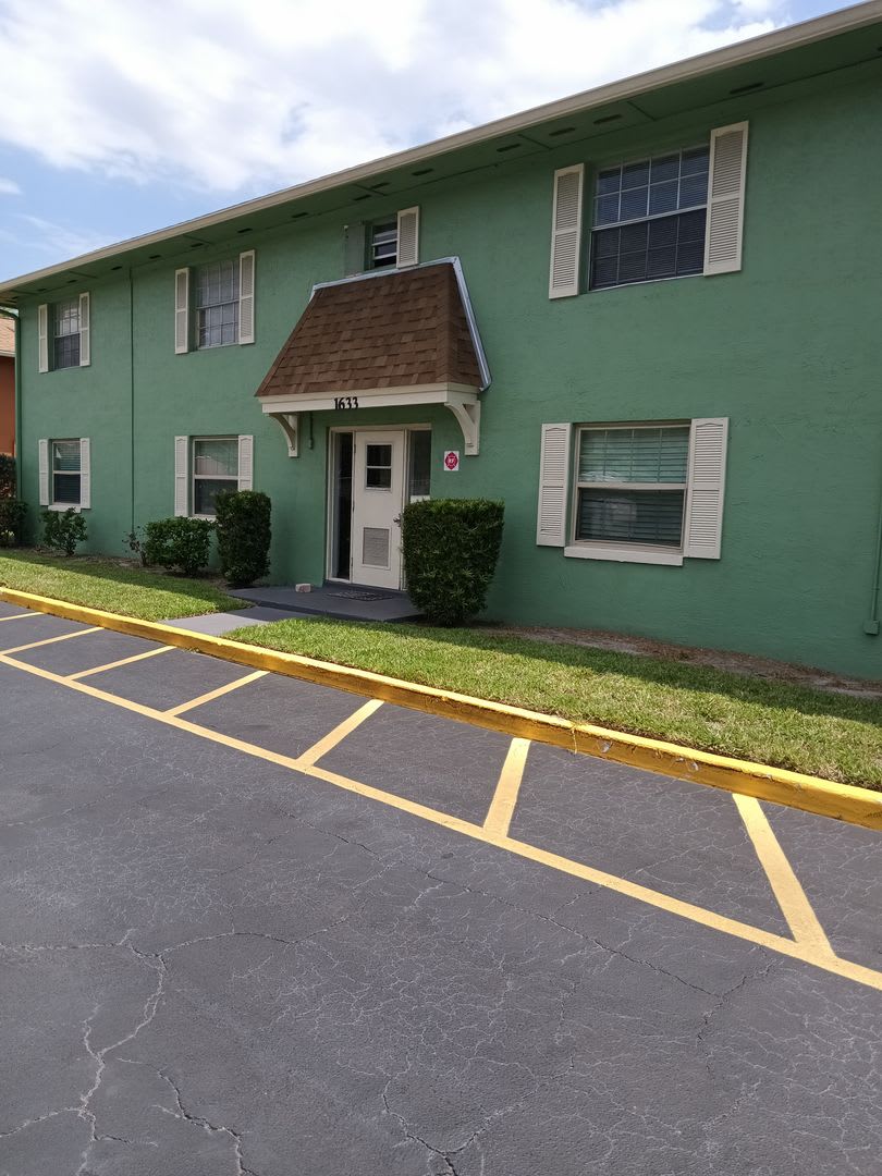 2 Bedroom, 1 Bathroom Condo For Rent at 1633 W. Oak Ridge Road, Orlando FL 32809 – photo 1 of 6