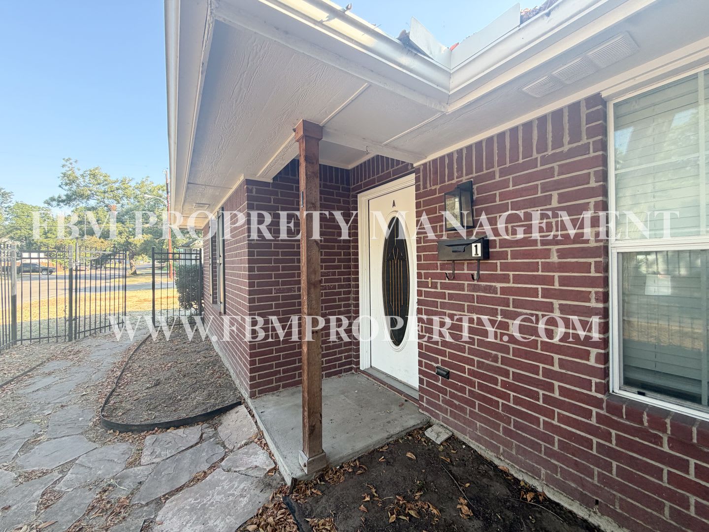 121 N 24th St, Unit 1 – photo 1 of 15