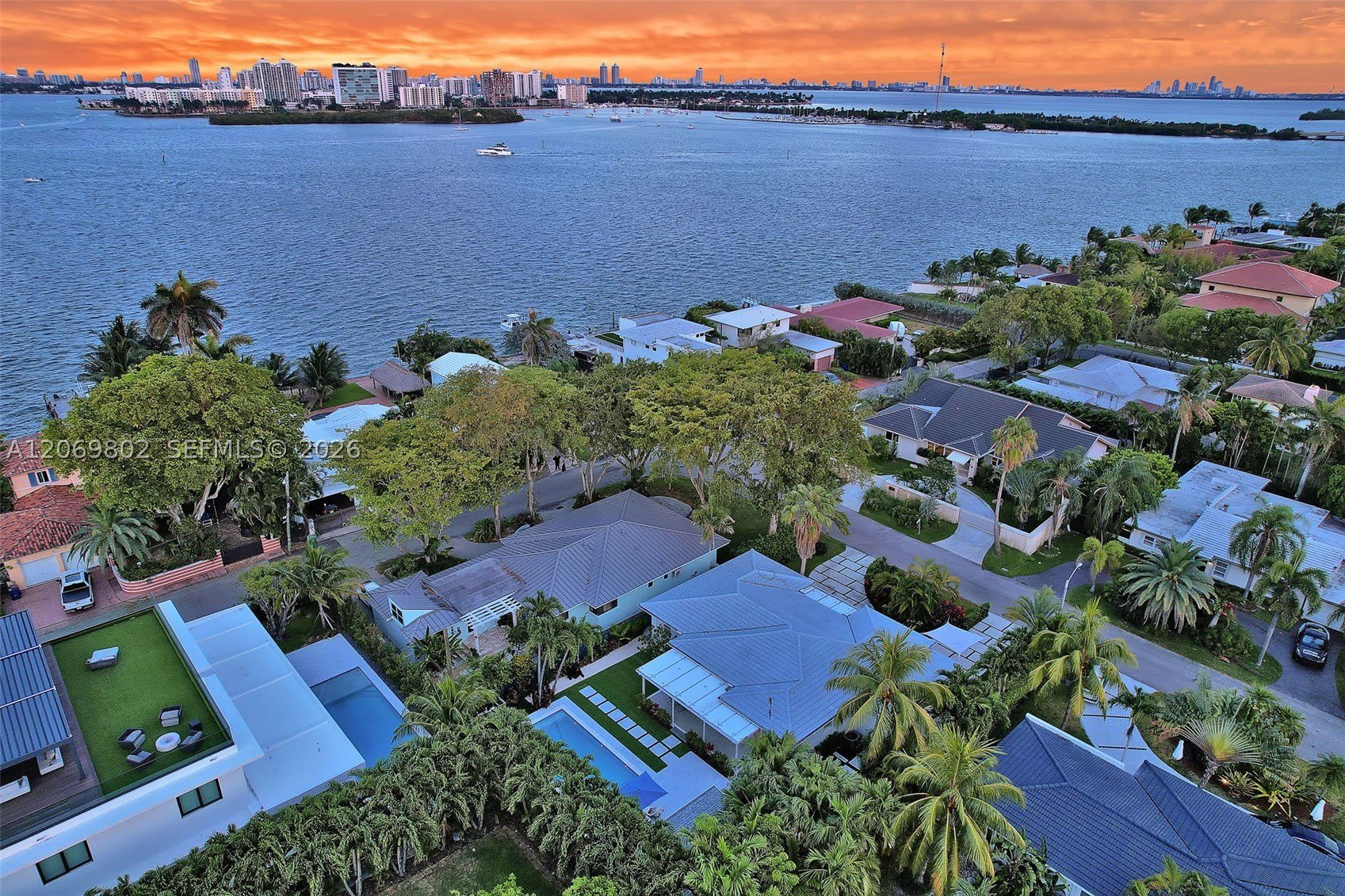 1235 NE 88th St – photo 1