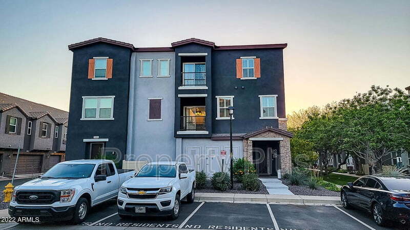 2362 E Huntington Dr – photo 1