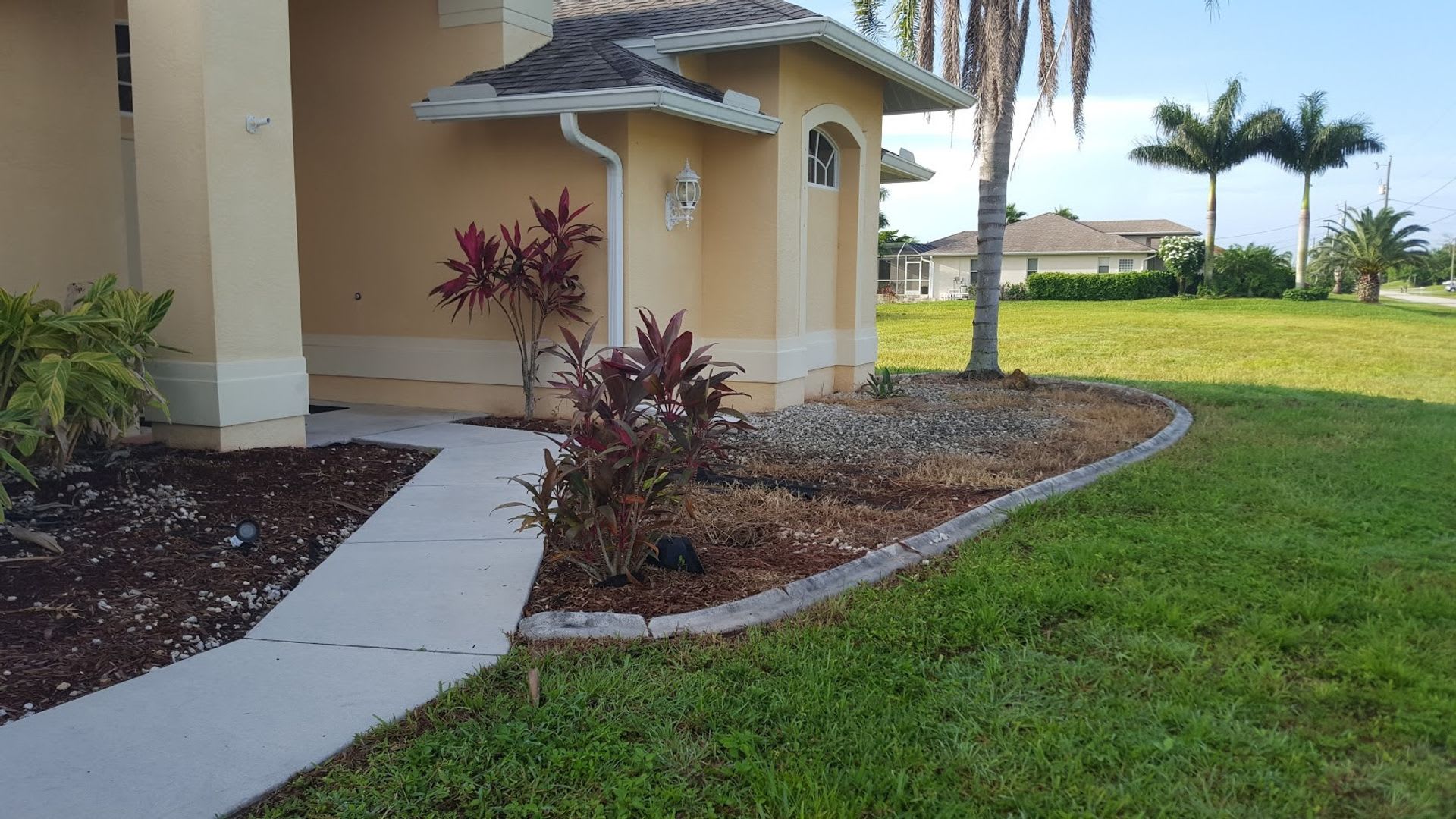 Gorgeous home overlooking lake MOVE IN SPECIAL – photo 1