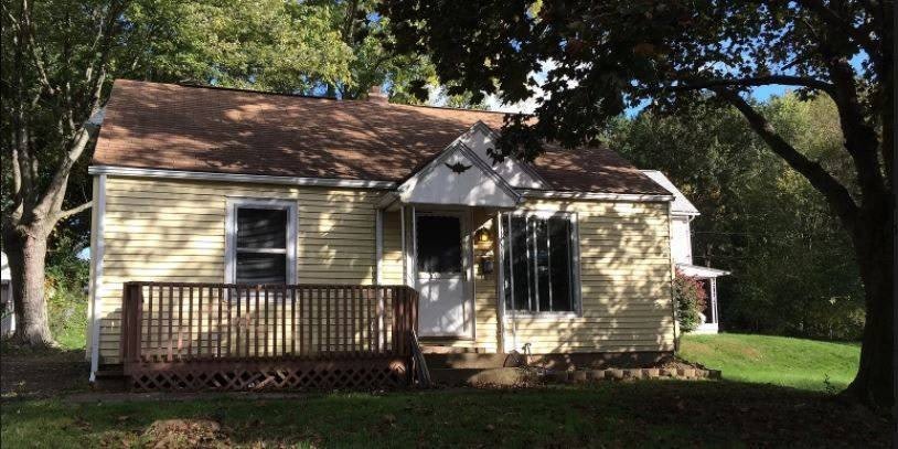 328 11th SE St – photo 1 of 6