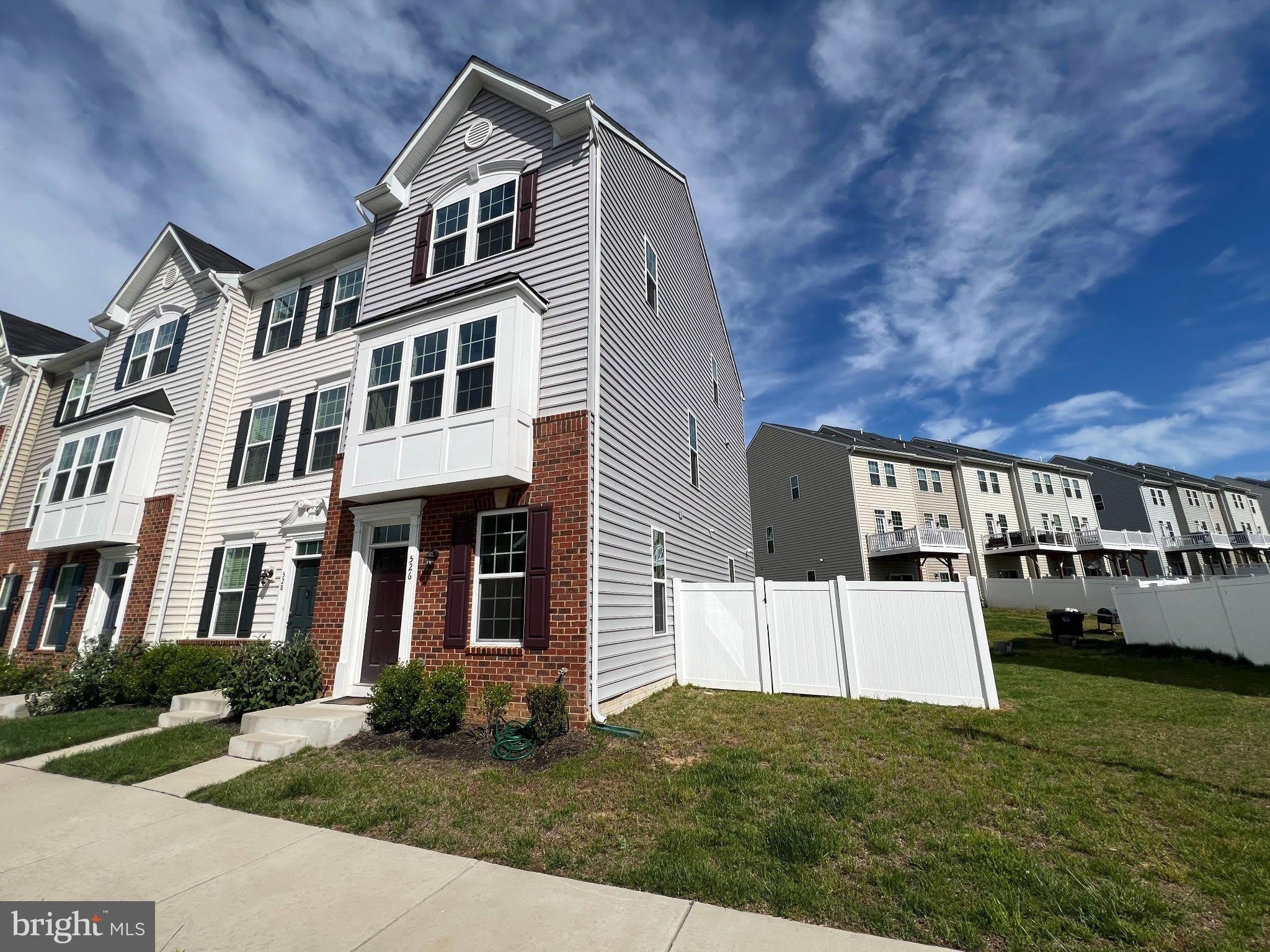 526 River Crest Way – photo 1