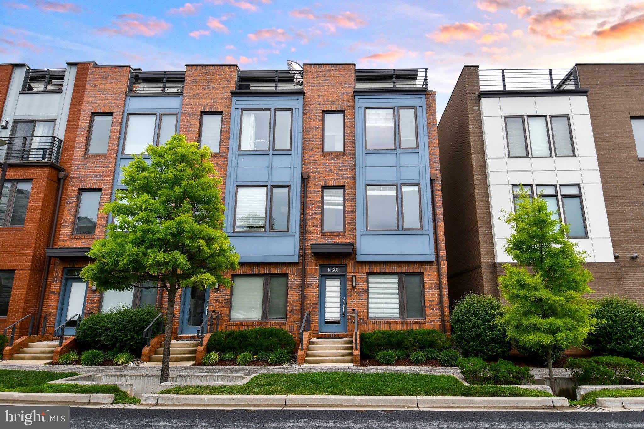 16301 COLUMBUS Avenue – photo 1 of 42