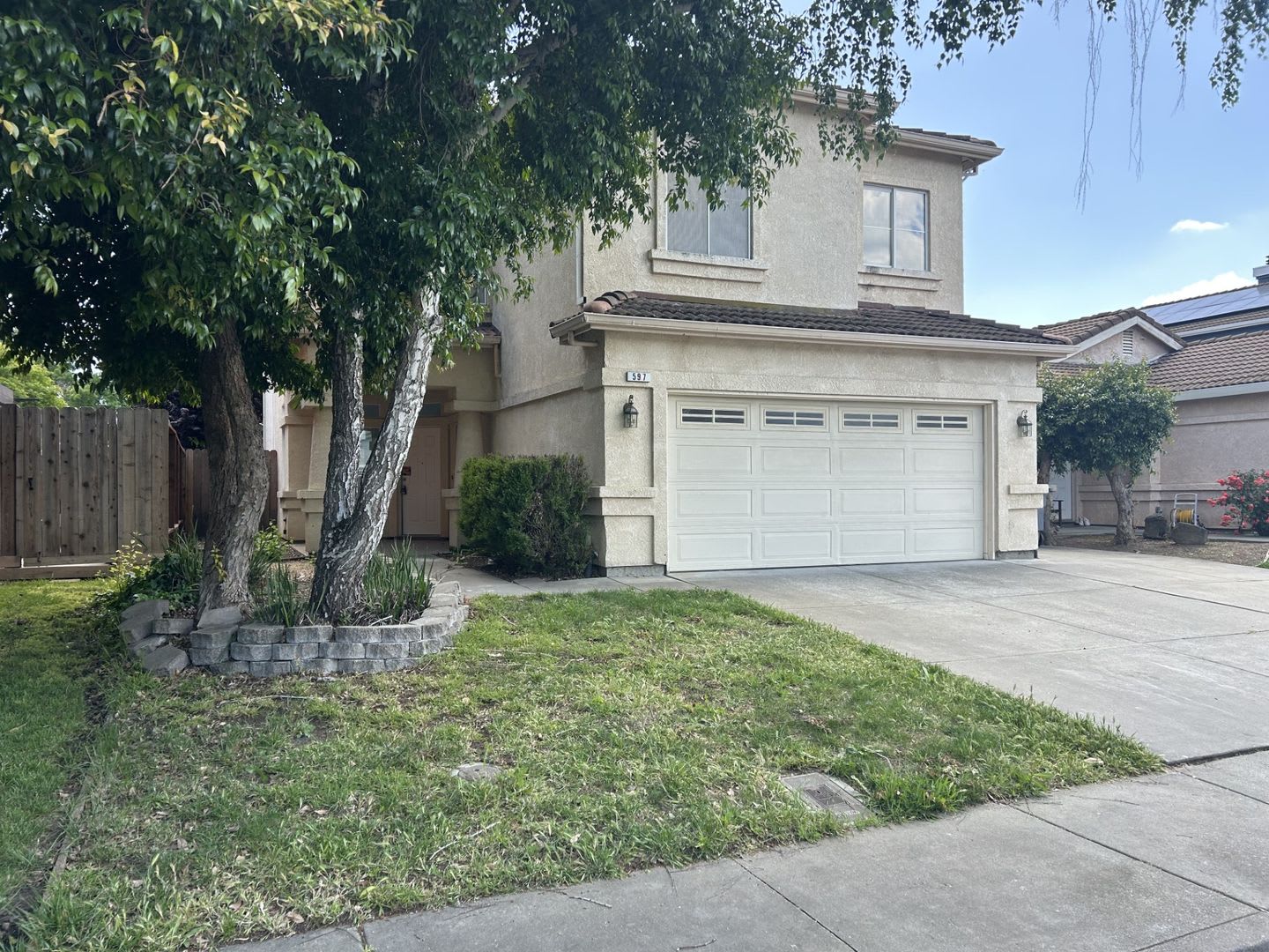 4 Bedroom, 2 Bath, 1992 Square Foot Home – photo 1