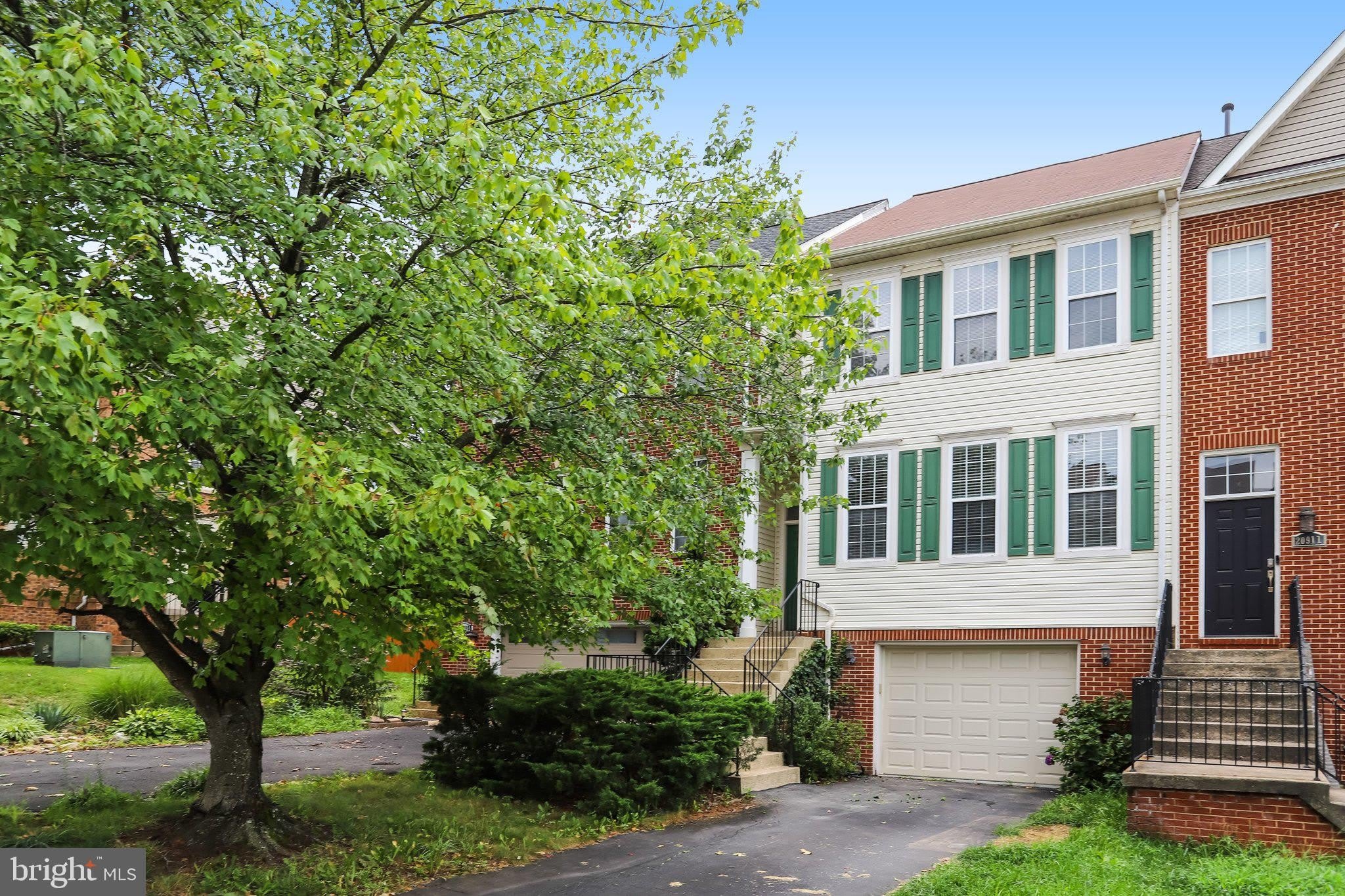 20913 SANDSTONE Square – photo 1 of 48
