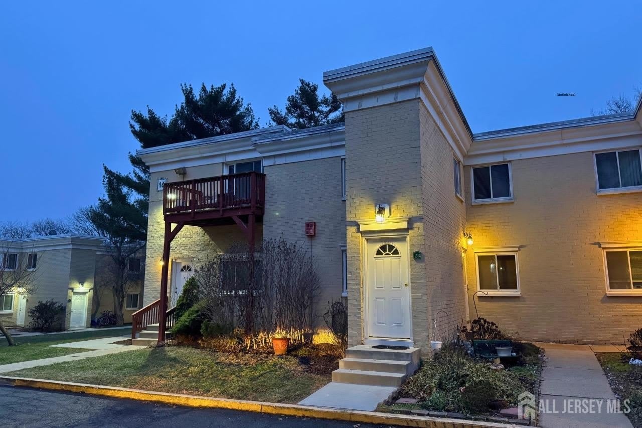 16 Lake Avenue – photo 1 of 10