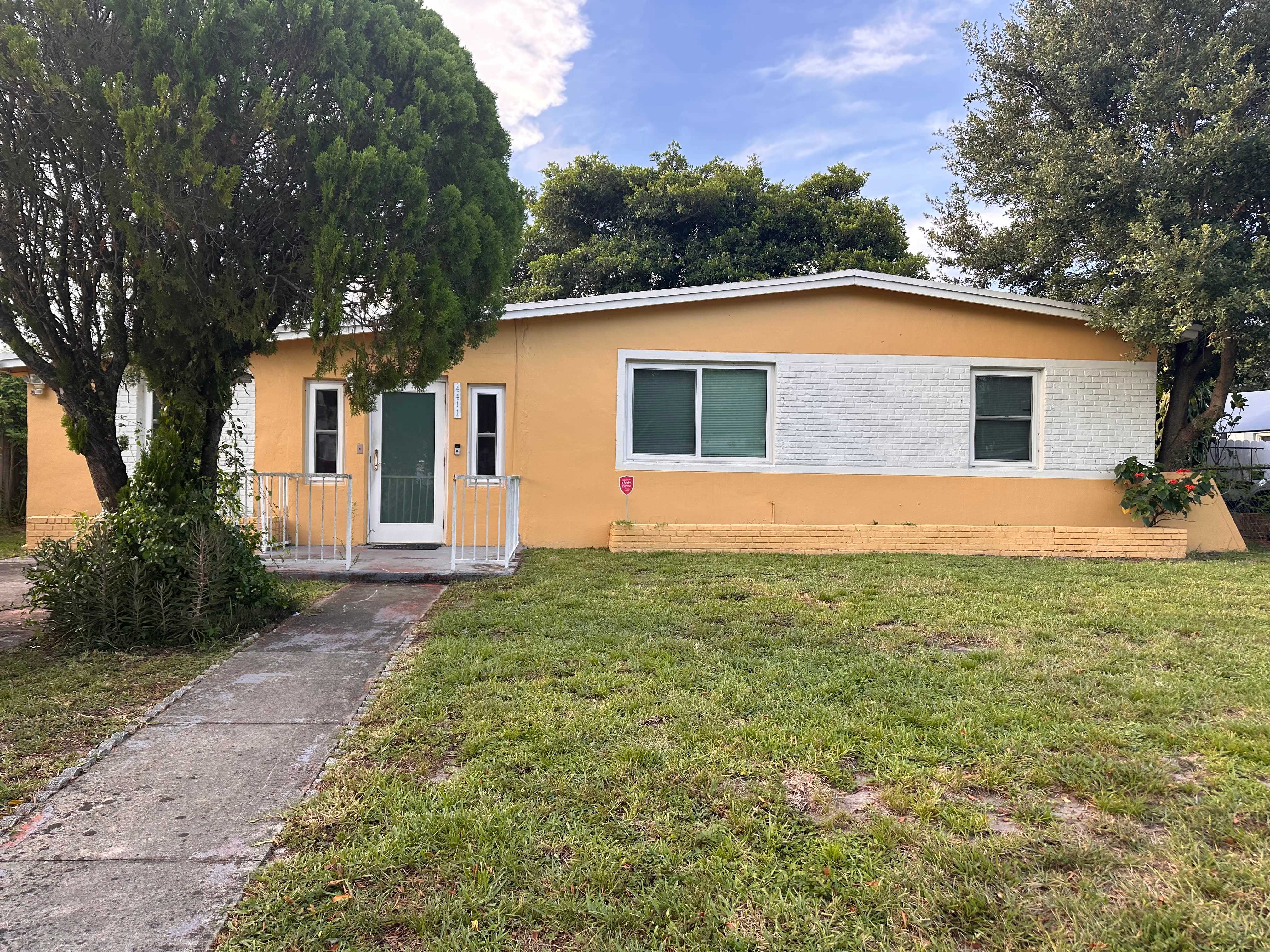 4411 Southwest 40th Street – photo 1