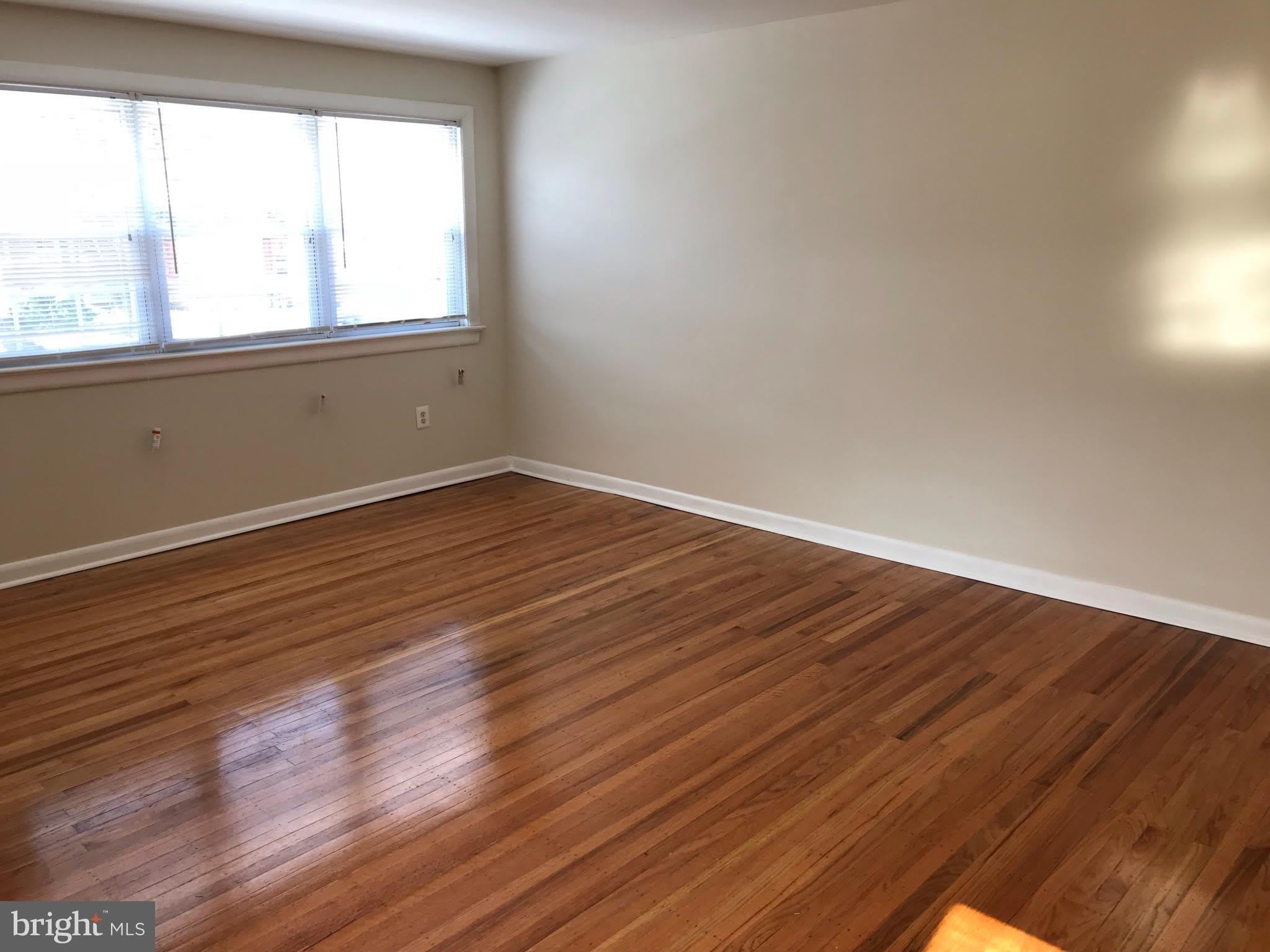 422 W JEFFERSON Street – photo 1 of 7