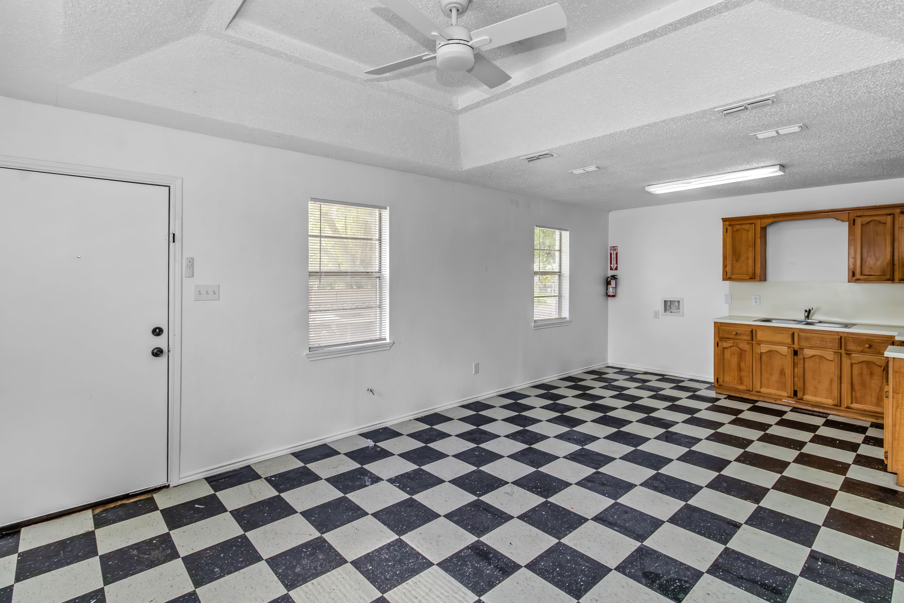 601 North Saint Marie Street – photo 1 of 11