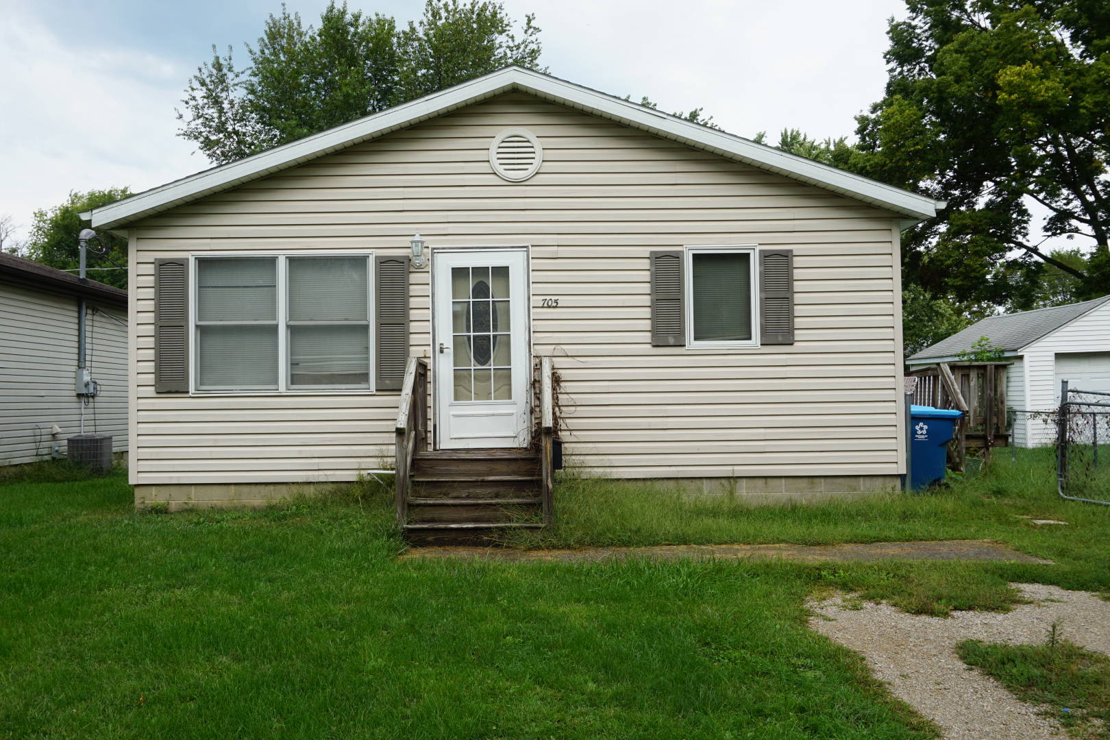 705 E Timber Street – photo 1 of 17