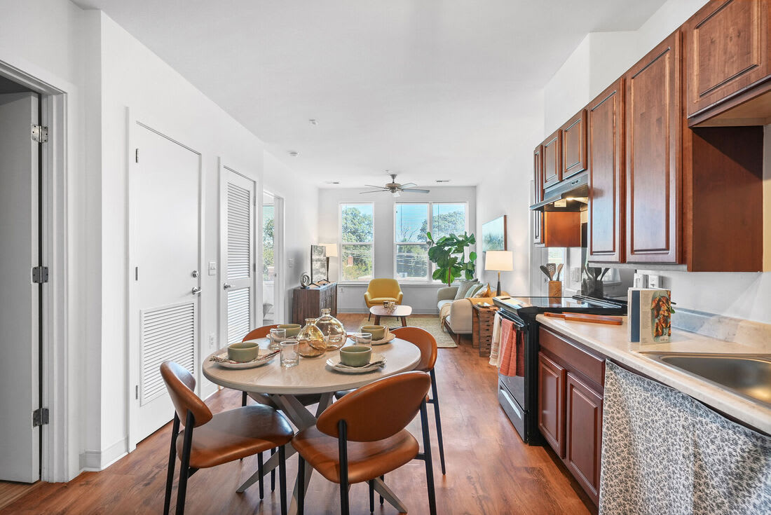 South Capitol Apartments – photo 1