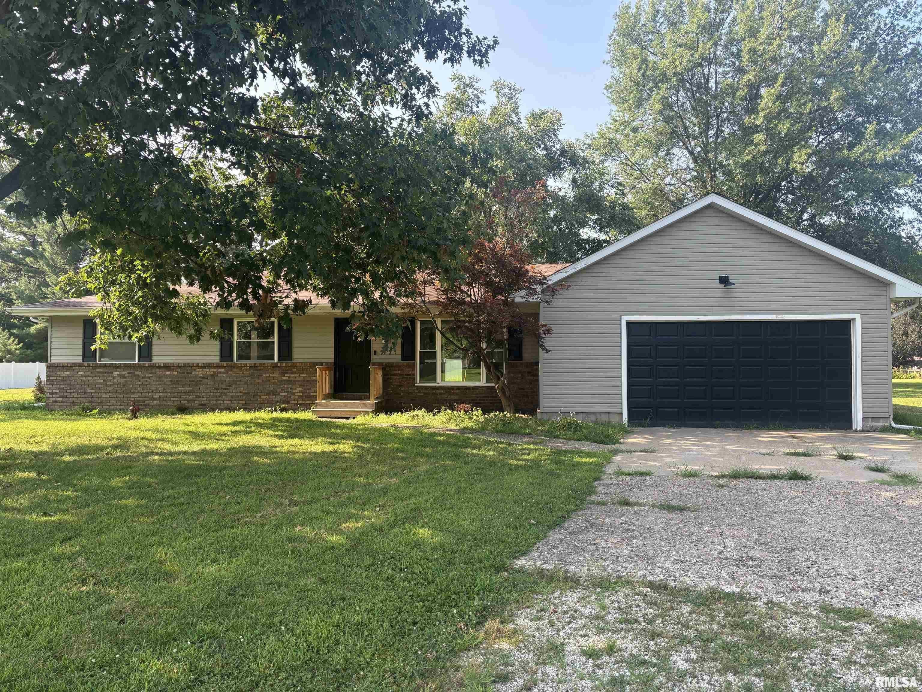 13427 N Dover Lane – photo 1 of 7