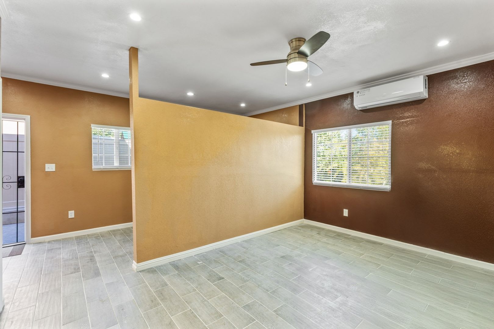 Charming 1Br House In Riverside – photo 1 of 221