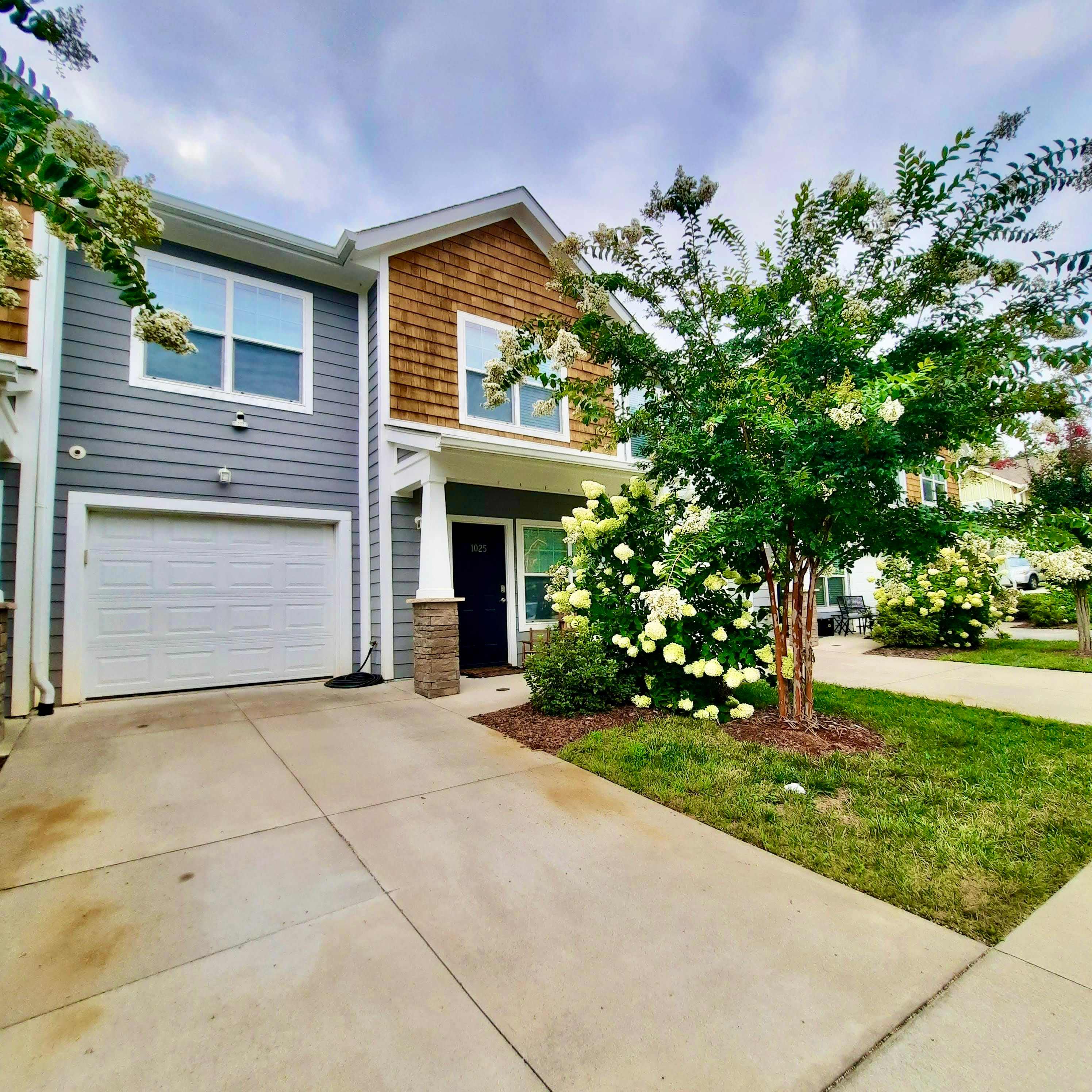 1025 Baldwin Commons Dr – photo 1 of 23