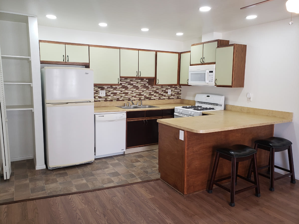 1261 Victor Avenue – photo 1 of 28