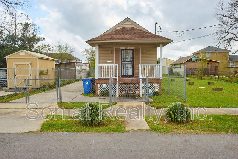 3320 N Prieur Street – photo 1