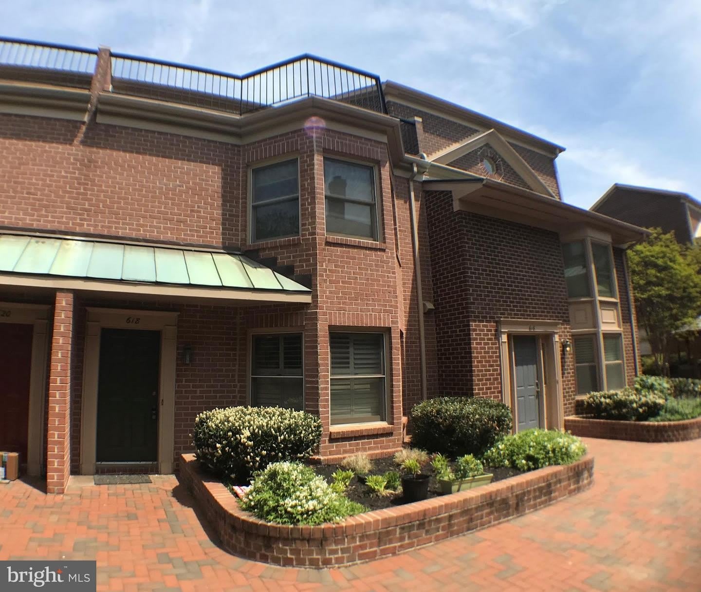 618 TAZEWELL ST N – photo 1