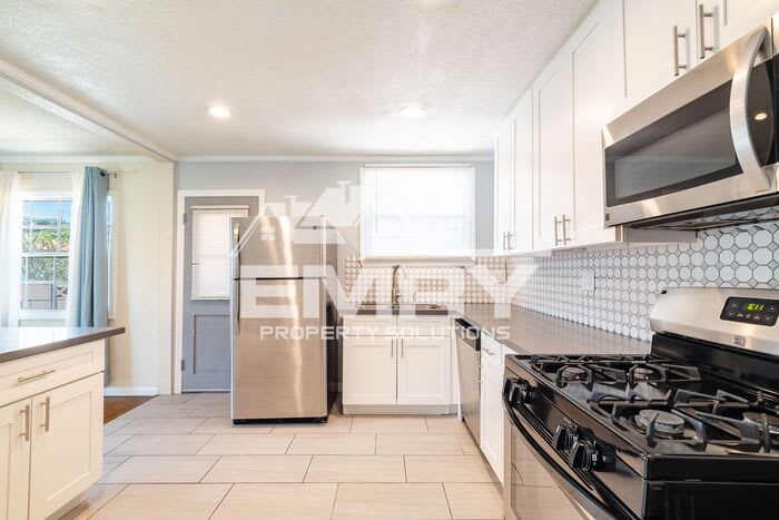 610 North Brannick Avenue – photo 1 of 15