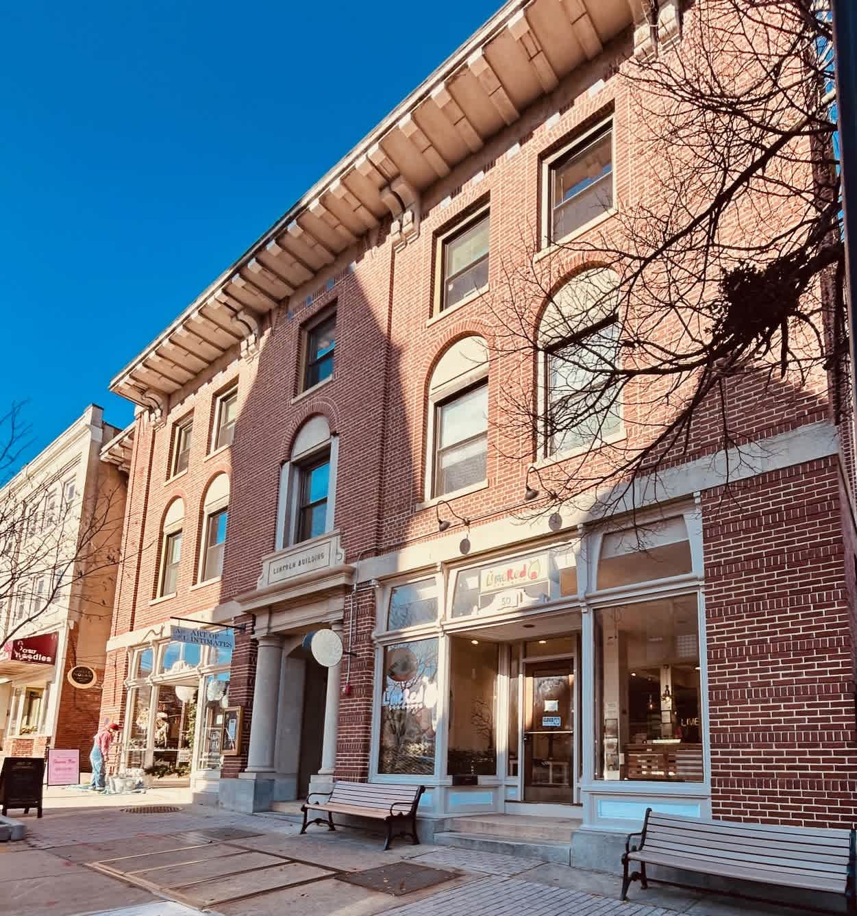 46 Main St – photo 1 of 8