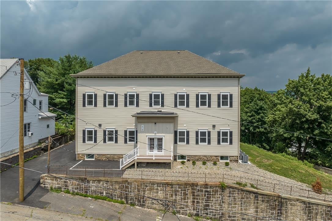 418 Race Street – photo 1 of 17