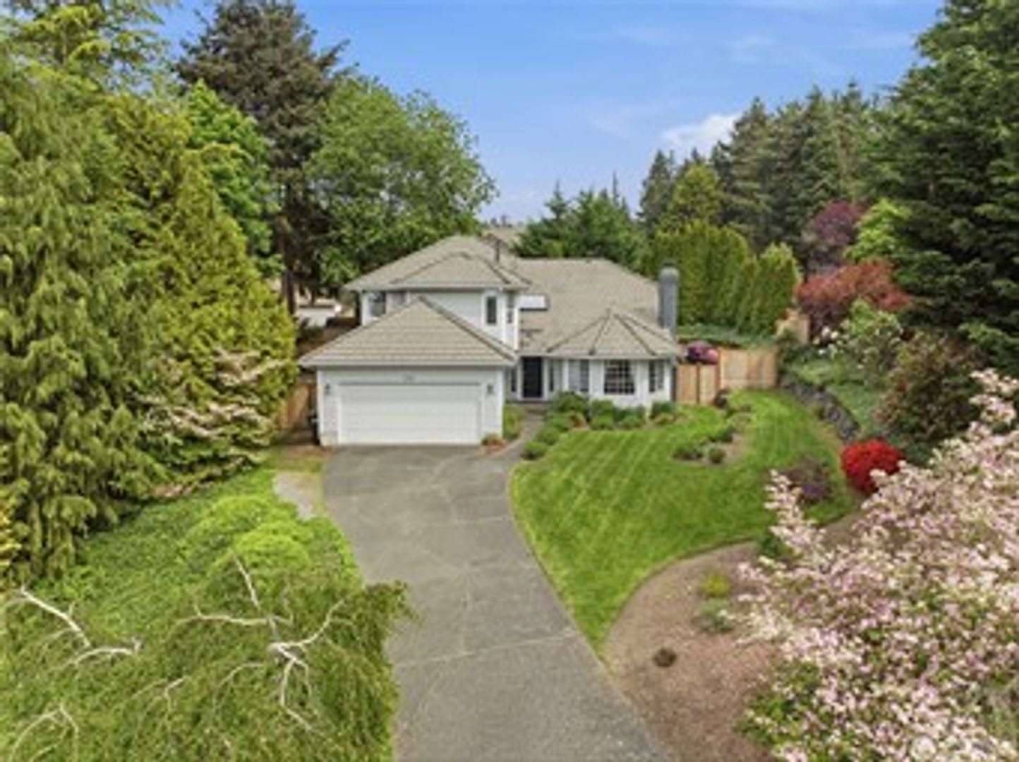 Light Bright Steilacoom Gem – photo 1 of 83