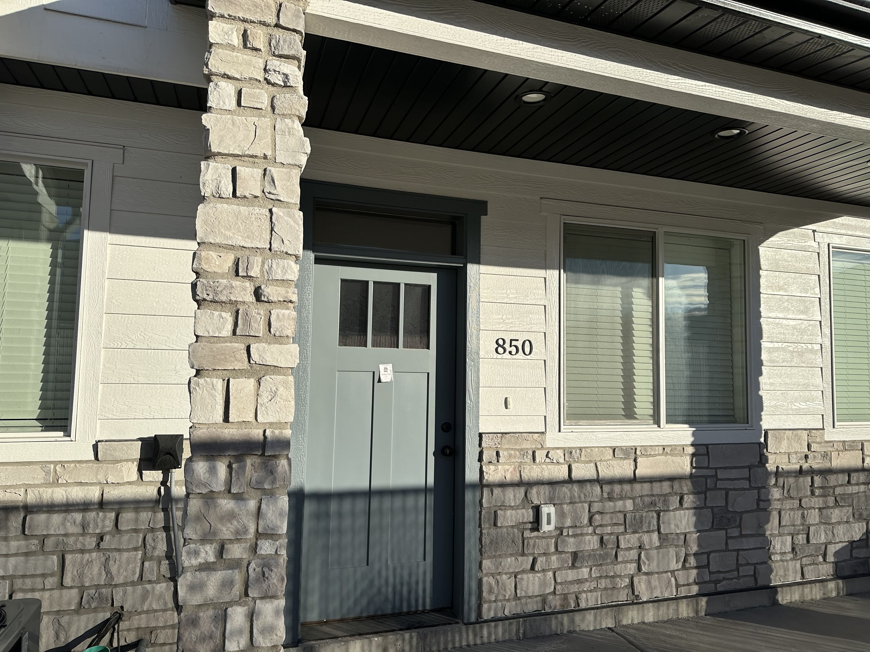 848 East 250 North – photo 1 of 19