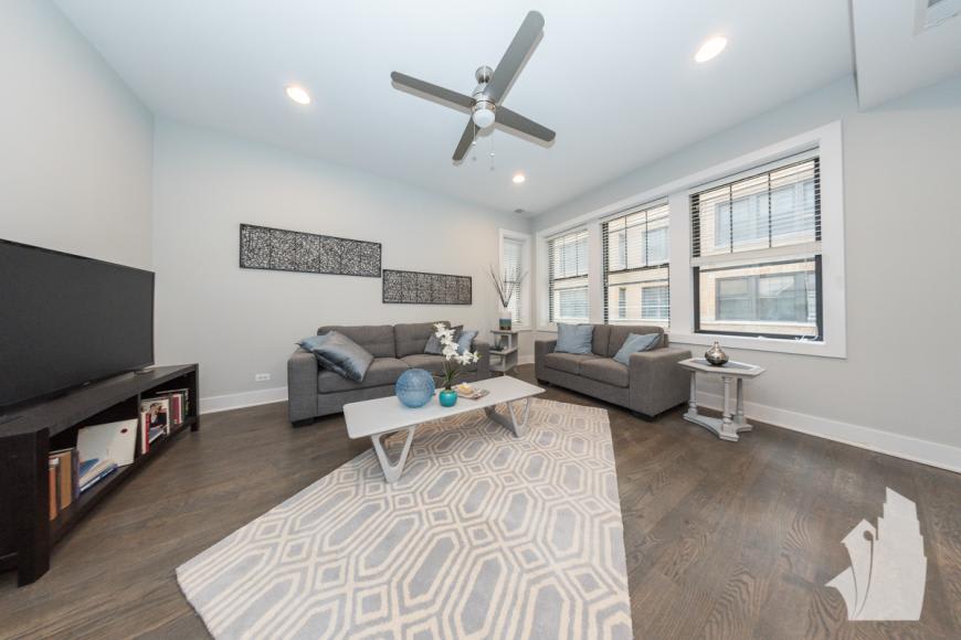 2622 N Rockwell – photo 1