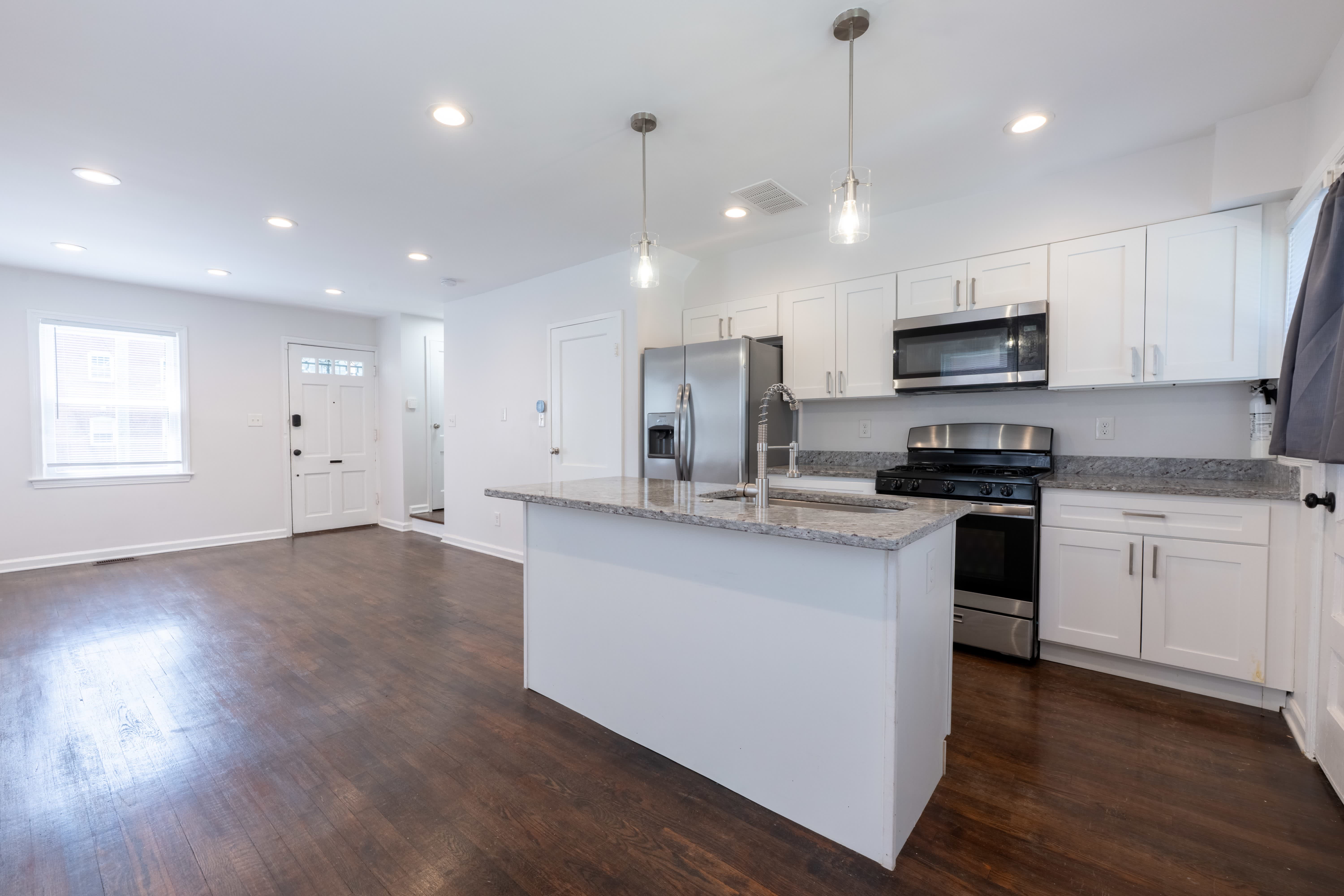 4502 Eads Place Northeast – photo 1