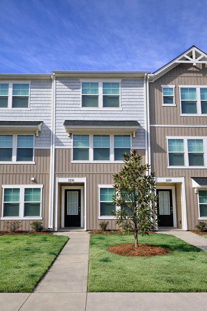 3 Bedroom 3 5 Bath Townhome For Rent In Mooresville Nc Attached Garage Modern Kitchen – photo 1 of 298
