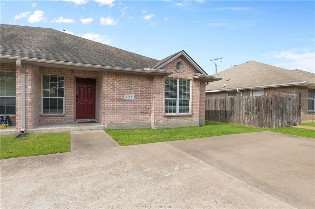 3766 Oldenburg Lane – photo 1